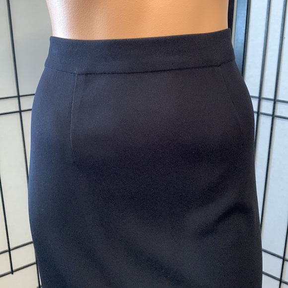 Exclusively MISOOK black skirt with ruffled hemline S like new! - Picture 3 of 5